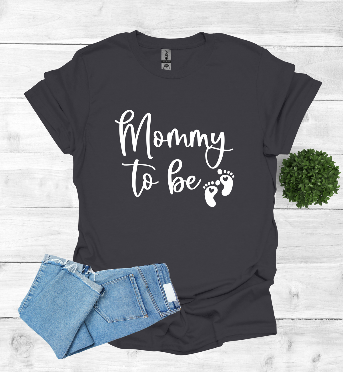 Mommy to be T-Shirt