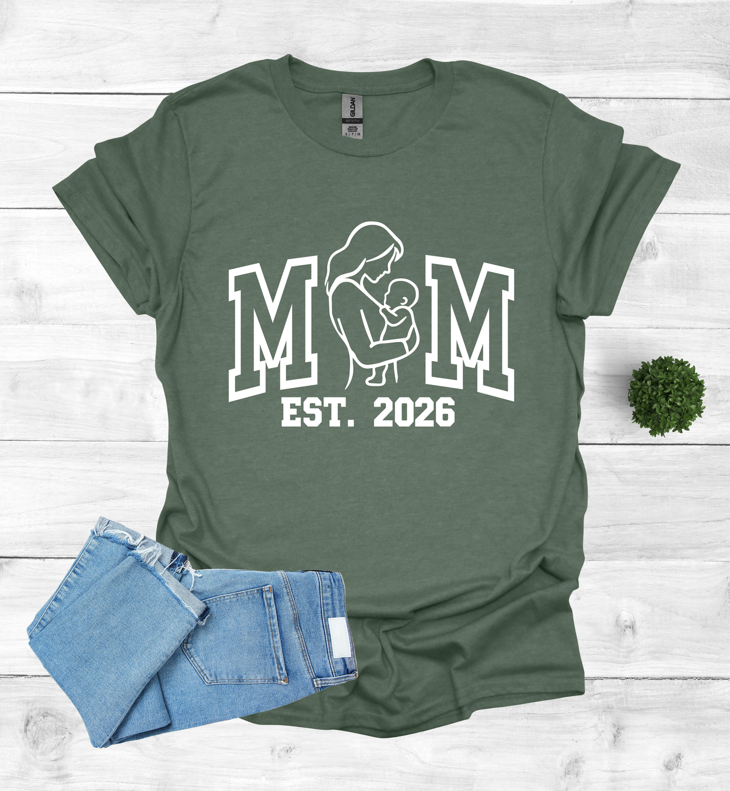 Mom EST 2026 shirt