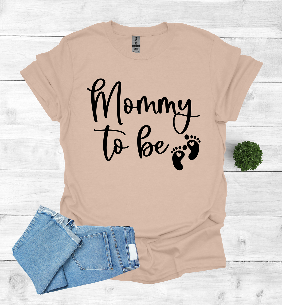 Mommy to be T-Shirt